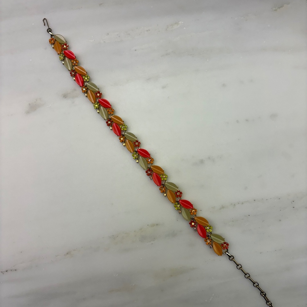 Vintage enamel necklace - great condition.